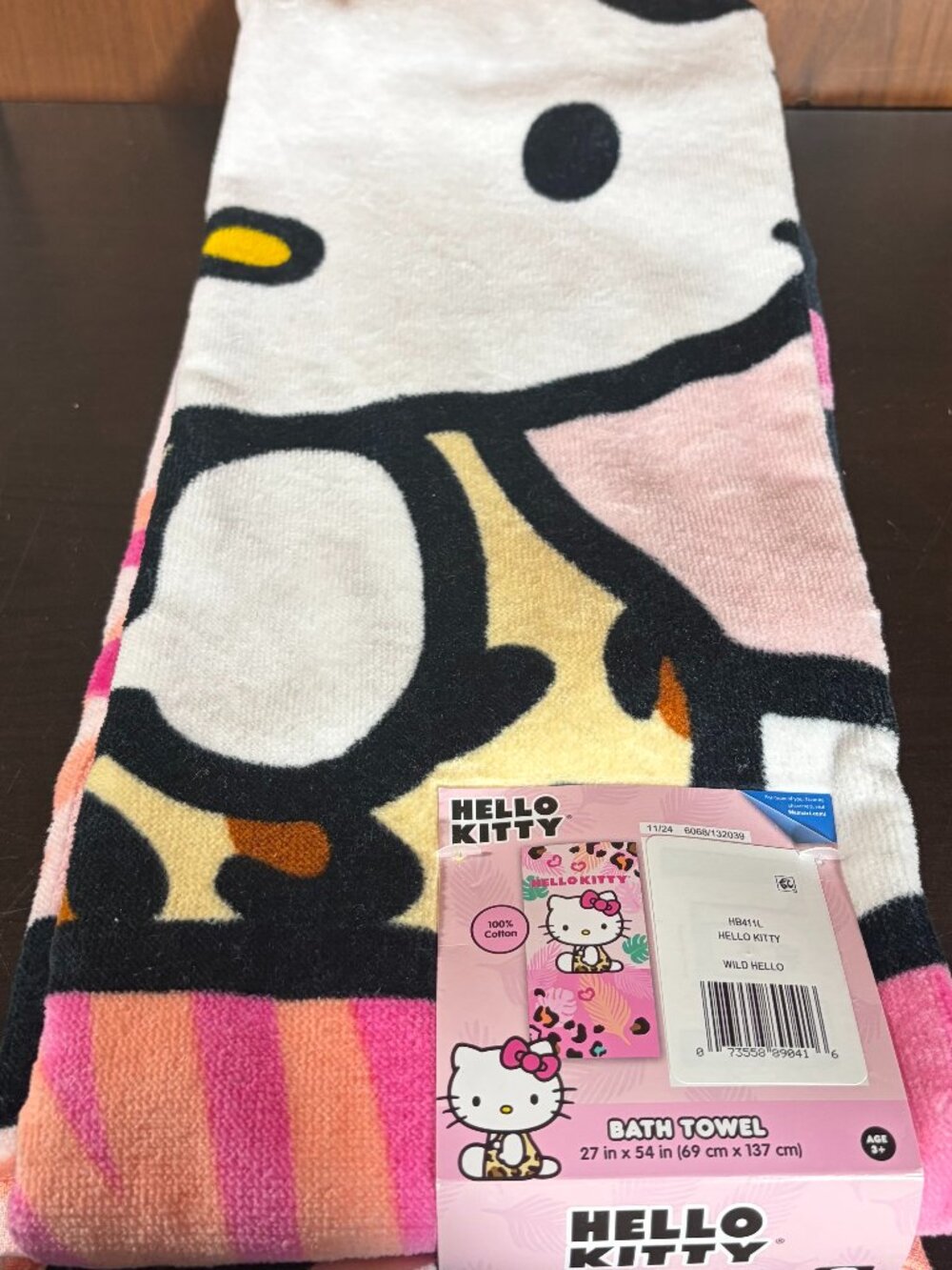 NWT Hello Kitty 27x54 Bath Towel Large Beach Towel Pool Sanrio Gift Sunny Pink